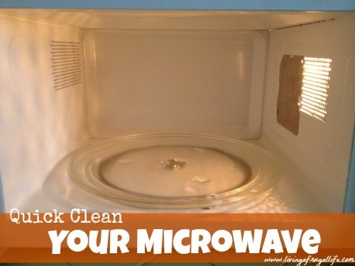 Quick clean your microwave