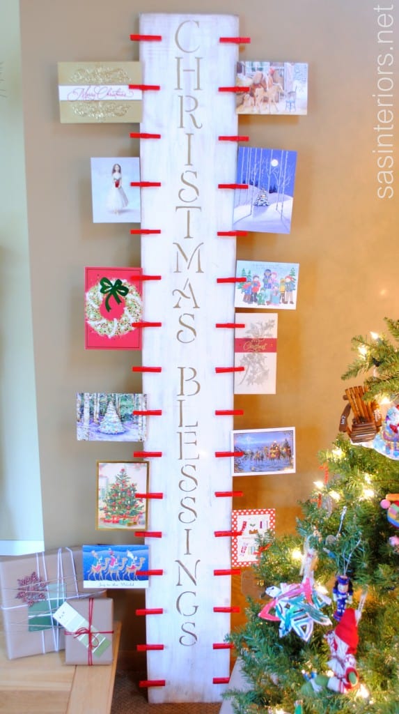 Holiday greeting cards are not a thing of the past! more and more people are sending out pictures and lots of other holiday treats! Have an organized spot in your house for them by using these holiday greeting cards decor ideas!